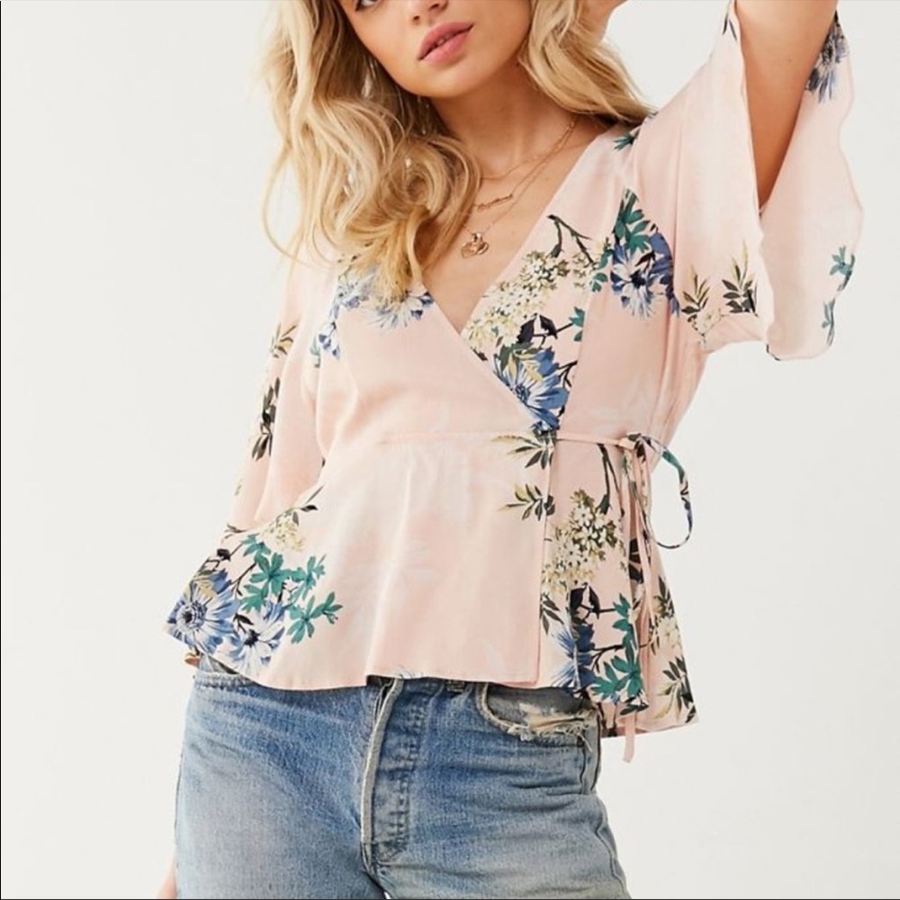ASTR The Label Payton Floral Wrap Tie Top Small
